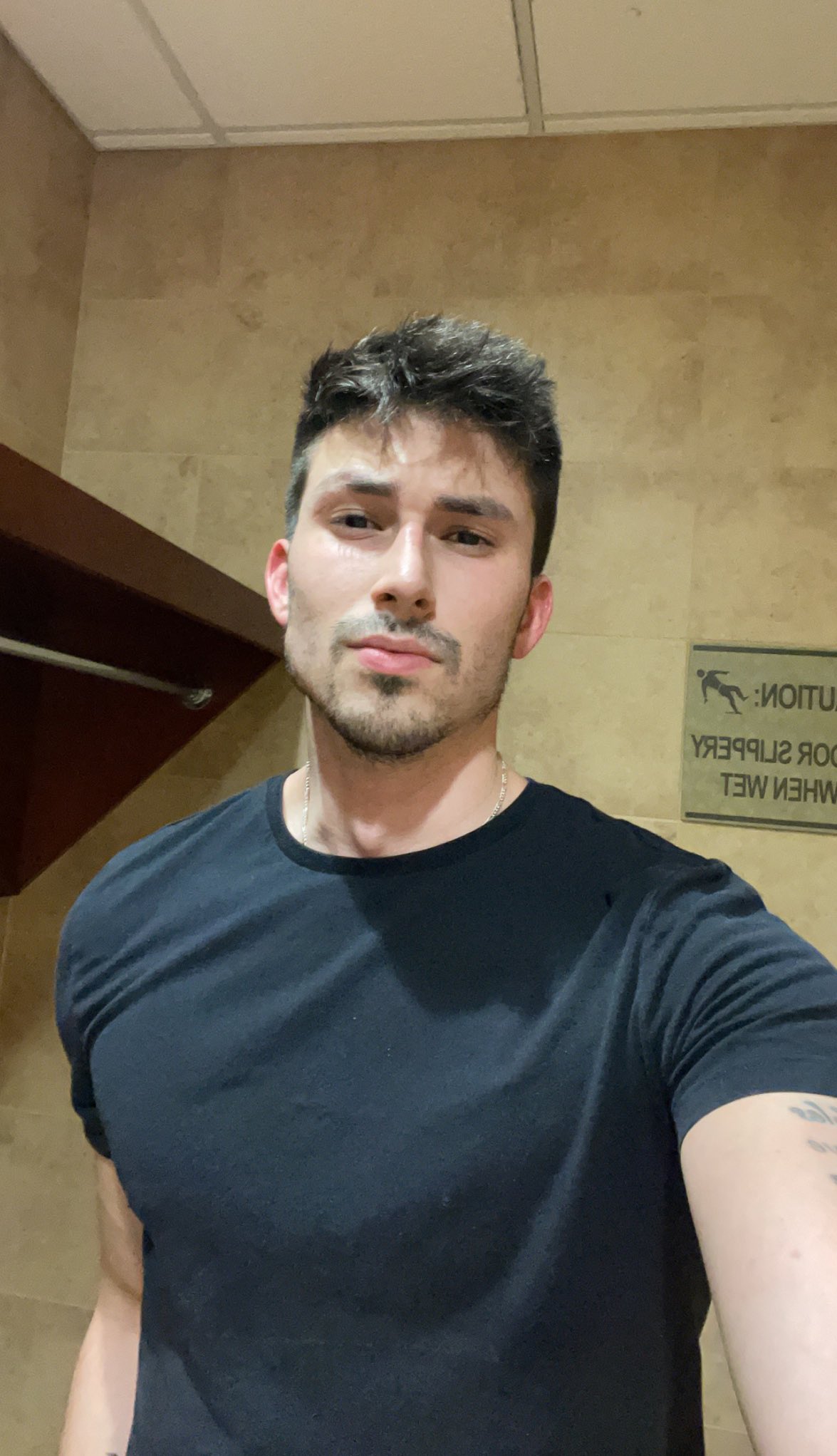 TW Pornstars - 1 pic. Kane Fox 🦊. Twitter. come over ?. 10:39 AM - 4