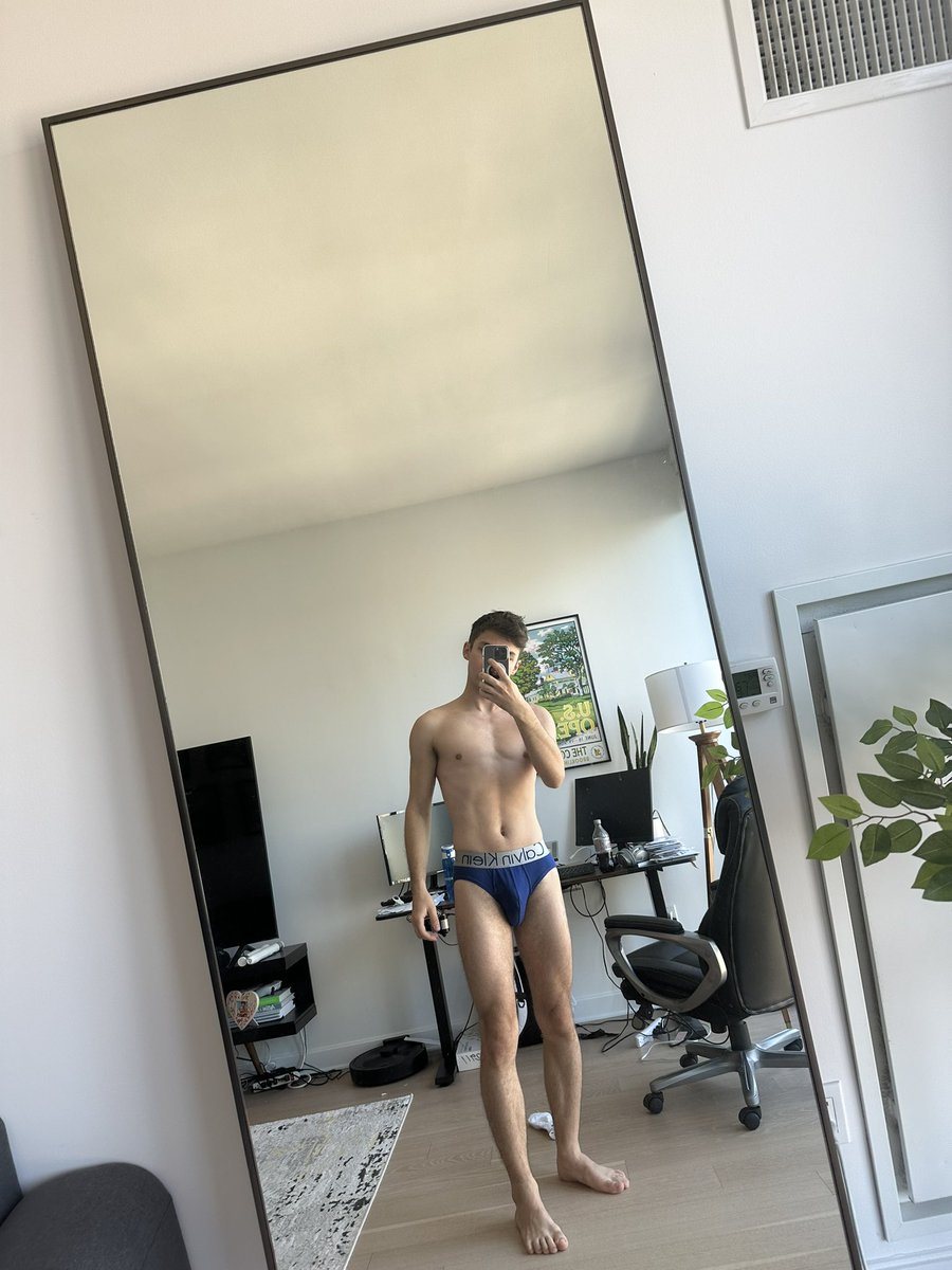 artiomboy on Twitter: "RT if you want hug https://onlyartiom.com"