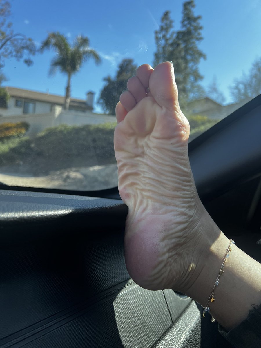 CaribbeanSolez / Top 2.2% on Onlyfans on Twitter: "Just cruising around with my feet on the dash