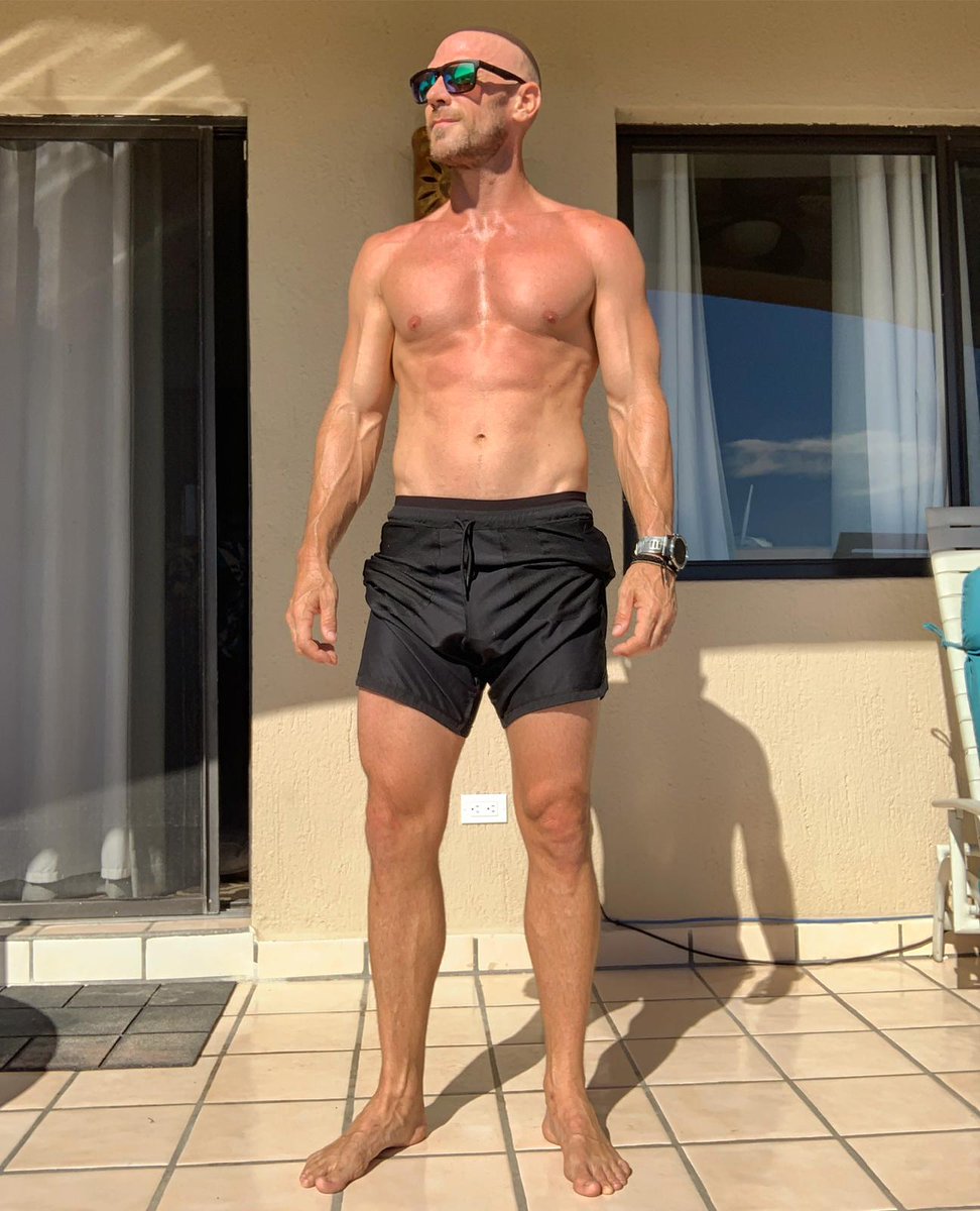 JohnnySins on Twitter: "suns out ☀️☀️☀️ https://t.co/VuJCVLlOVS https