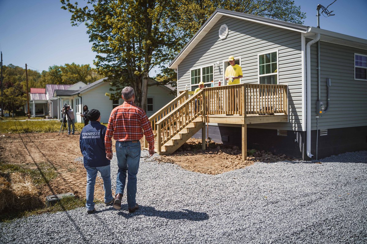 Gov. Bill Lee on Twitter "I was honored to join MariaLeeTN in Waverly