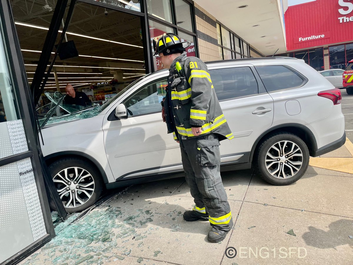 DAMIAN DRELLA on Twitter "Saugus MA, Single car accident 444 Broadway