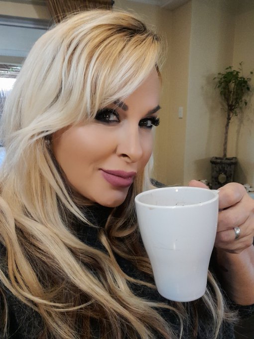 TW Pornstars - Holly Halston. Pictures and videos from Twitter.