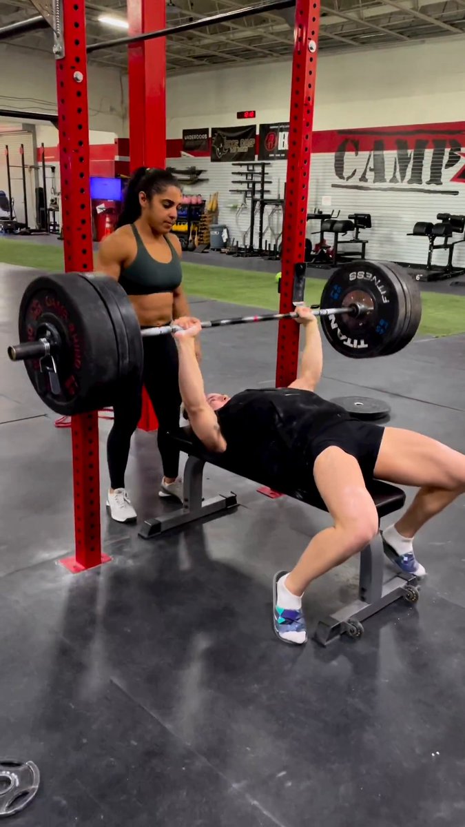 The CrossFit Games on Twitter "270 lb. bench in slides 🤯"