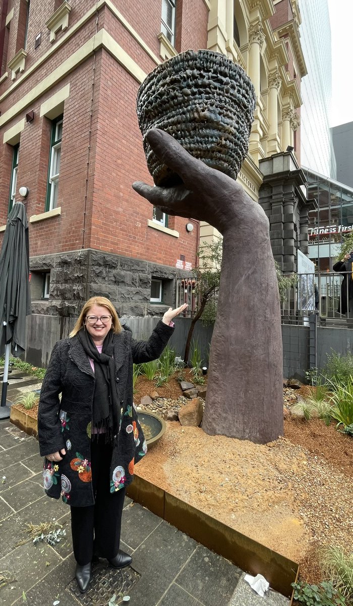 Natalie Hutchins on Twitter "A striking 4.6m sculpture paying tribute