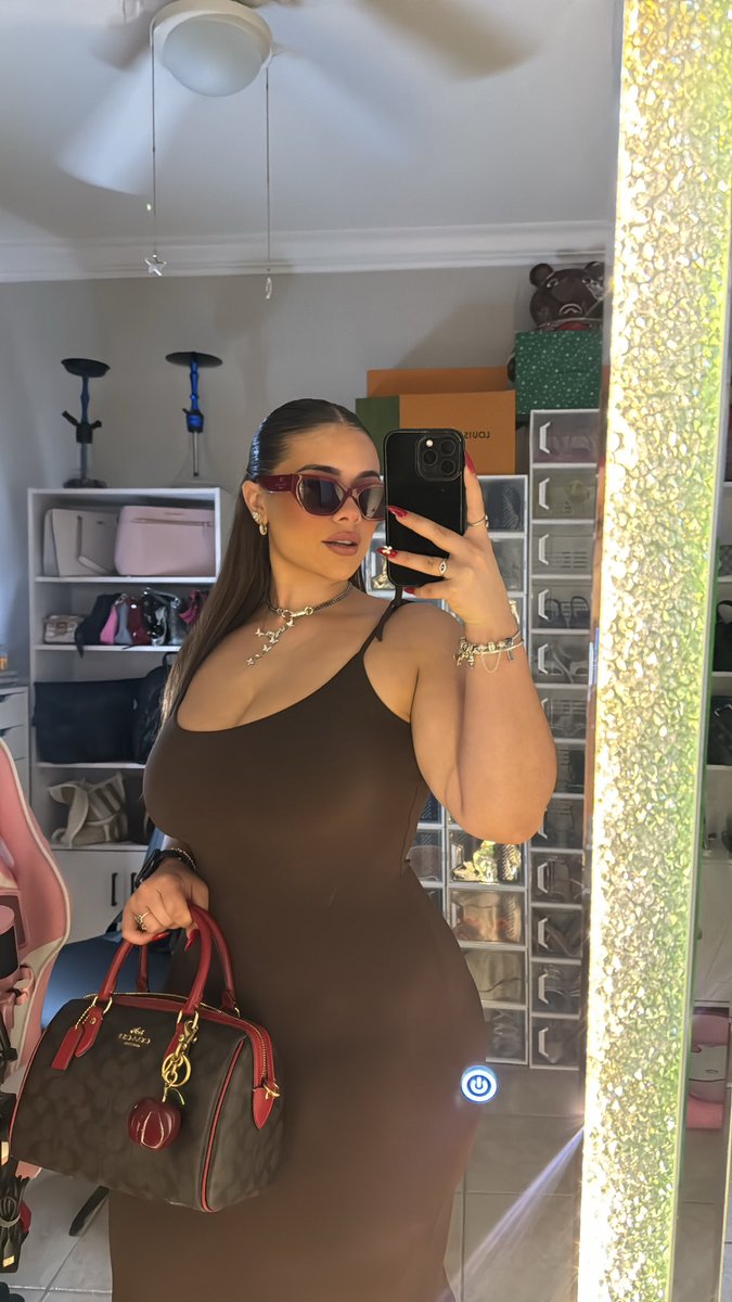 latinqueenxo photos and videos from OnlyFans | Honey Affair