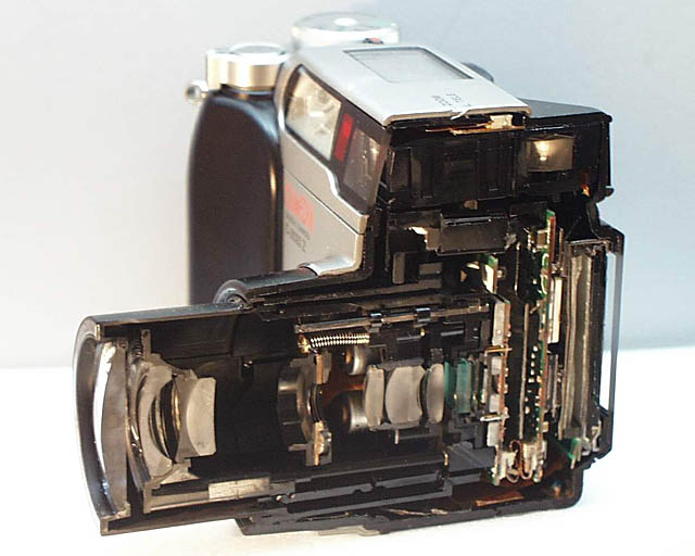 OLYMPUS Technology Fair 80、通信デジタルカメラからウェアラブルまで