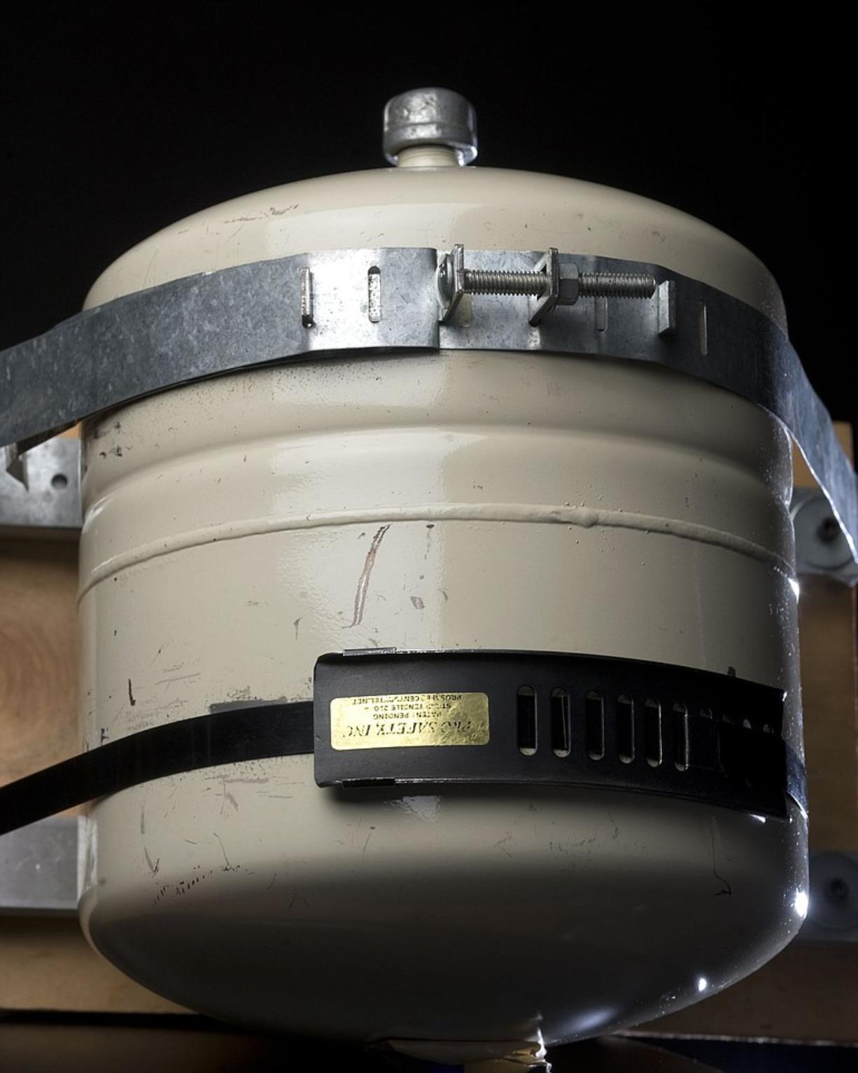 Clark County inventor seeks a market for water heater strap