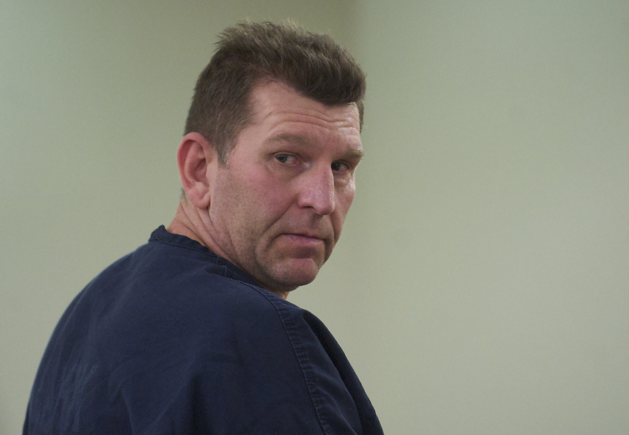 Man pleads guilty to sending threatening emails to Senate candidate(028)