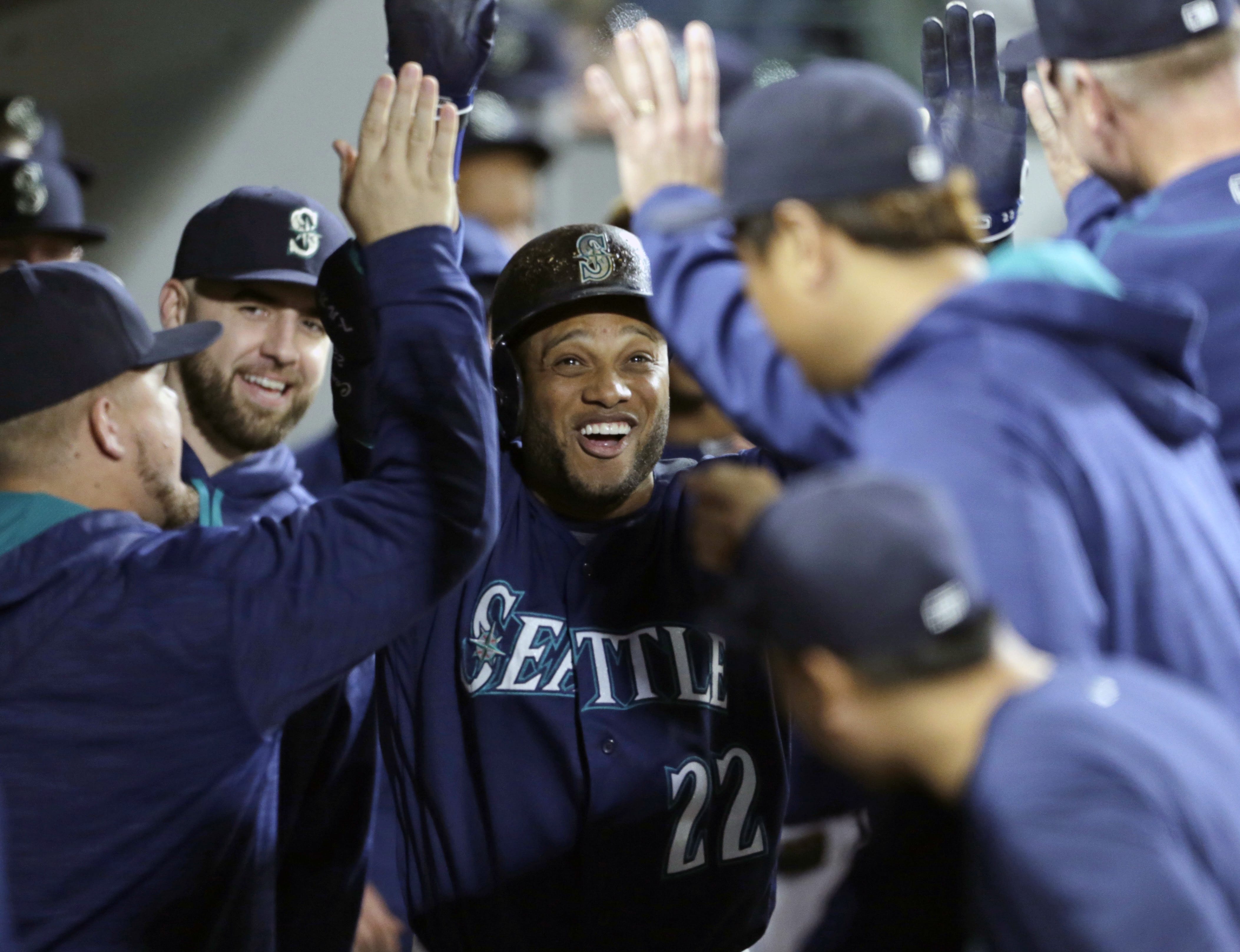 Mariners win to tighten wildcard race The Columbian