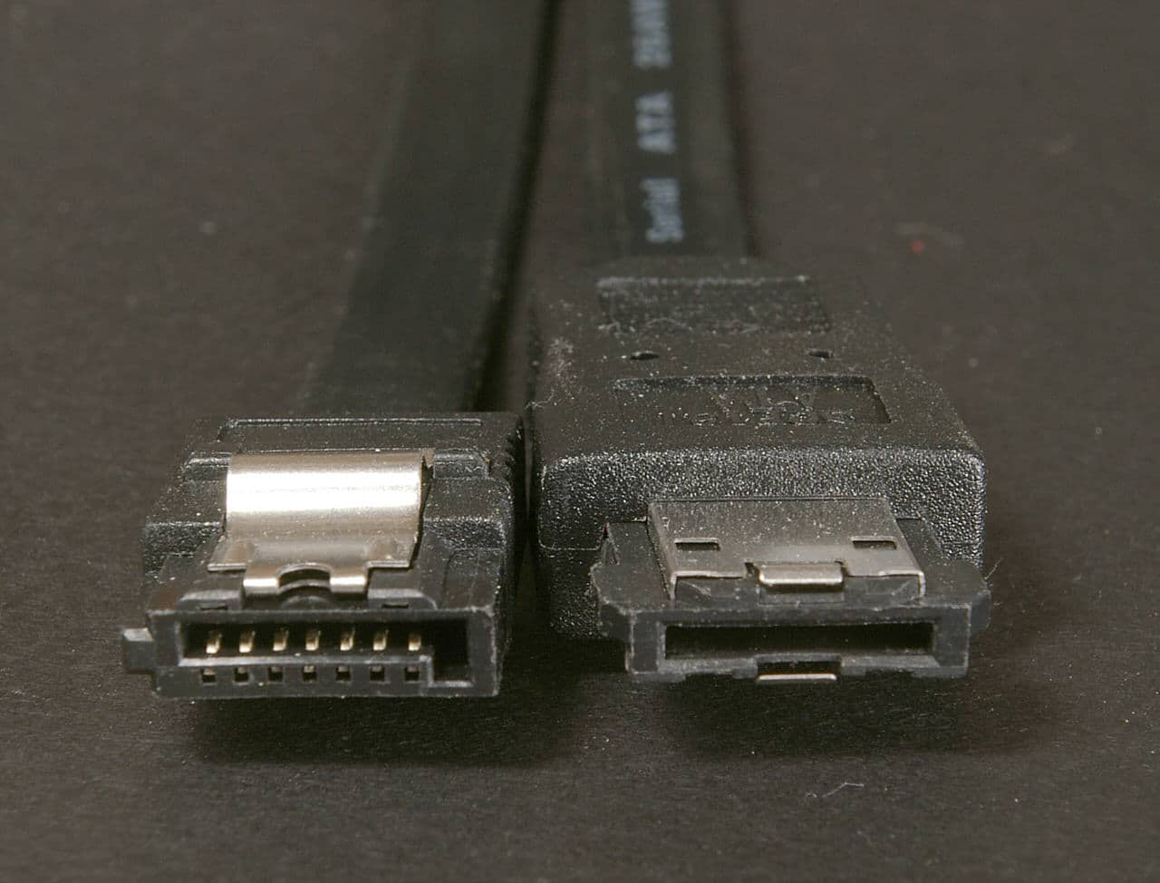 Difference Between SATA 2 vs. SATA 3 Cable Guide)