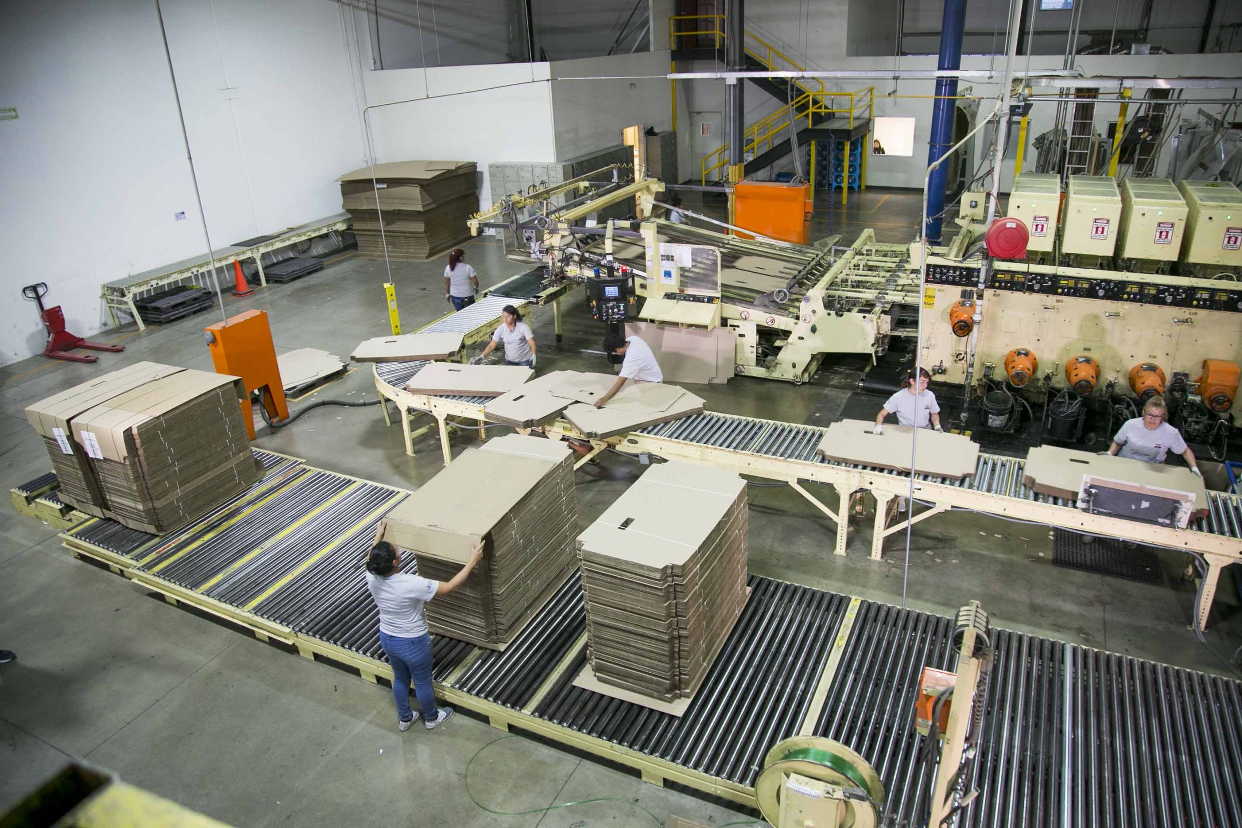 Fabrica de cajas PCM Papeles y Conversiones de México