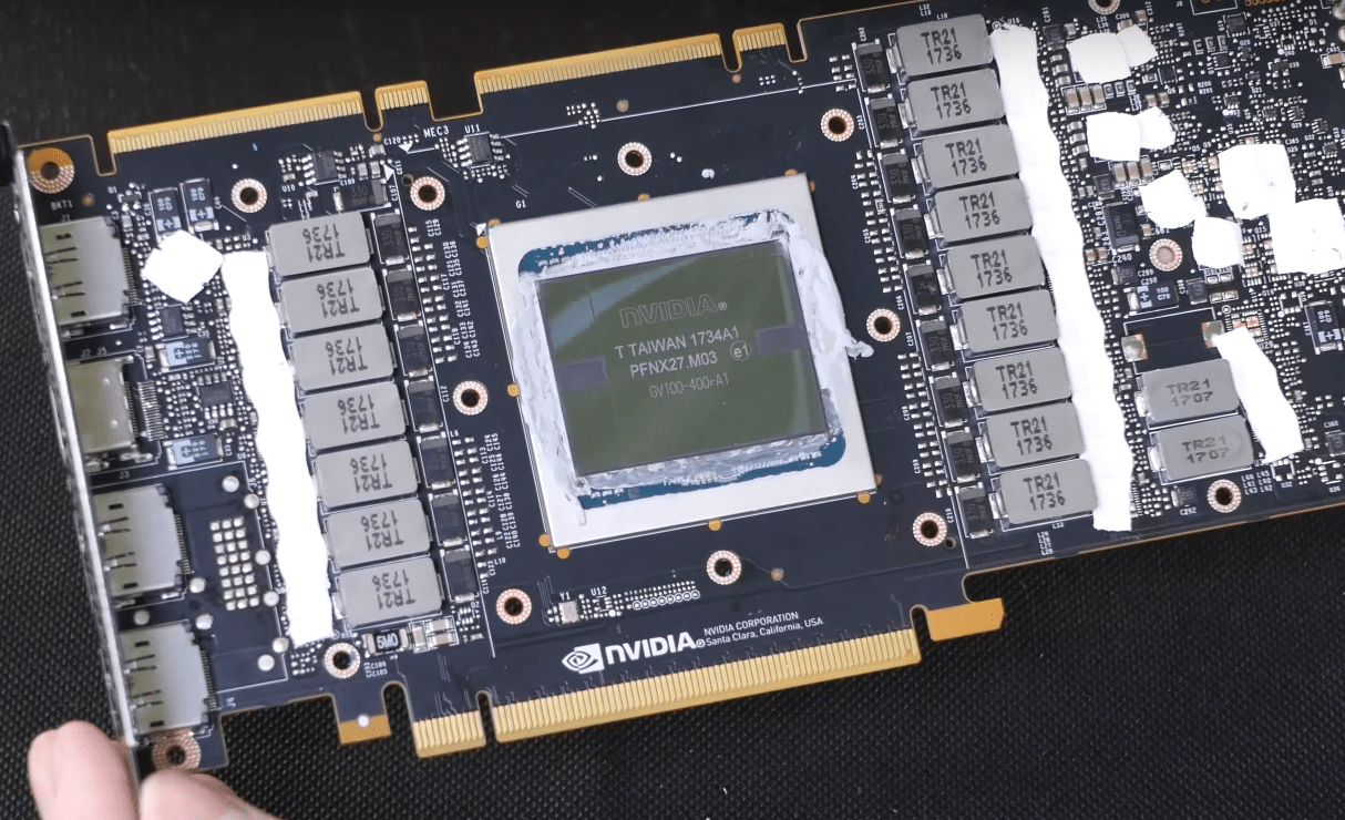 Video What does a 3000 GPU look like? NVIDIA TITAN V Unboxing and