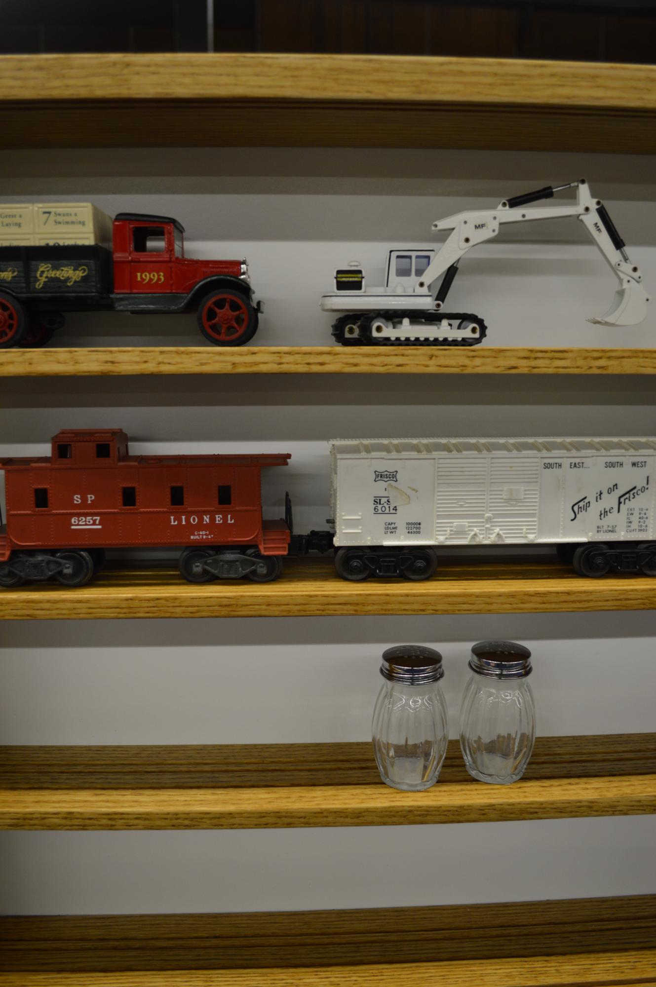 "O" Gauge Train Display Cases