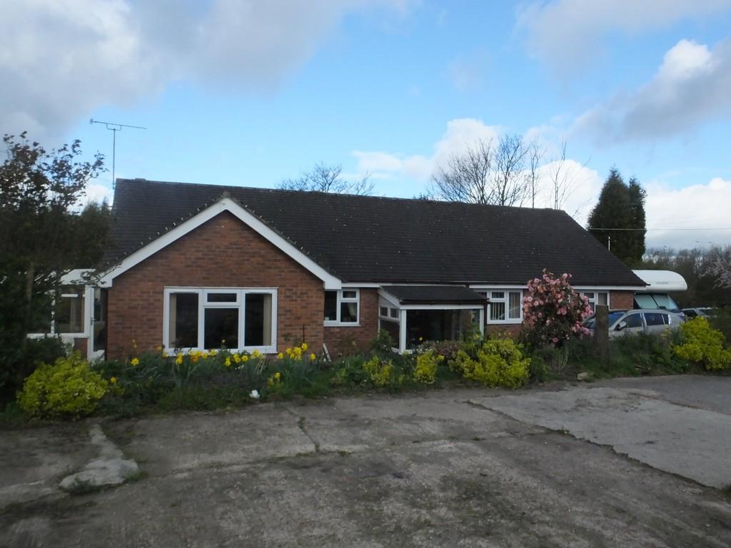 3 bedroom accessible bungalow for sale, Bignall End Road, Stokeontrent, ST7 8LY