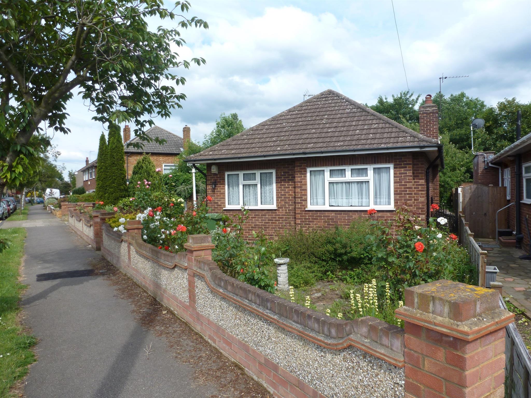 3 bedroom detached house for sale, Dudley Avenue, Waltham Cross, EN8 8RJ