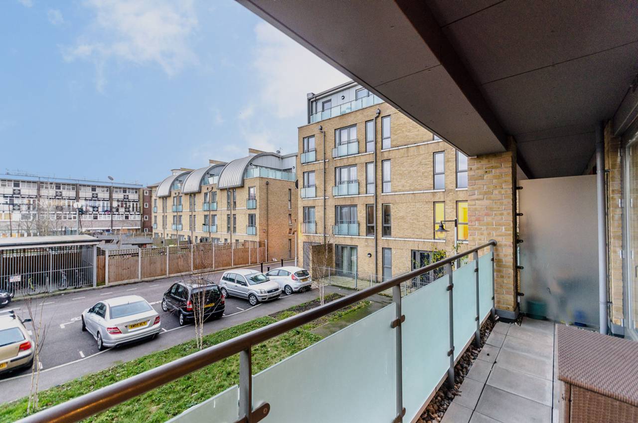 1 bedroom flat for sale, Capworth Street, Leyton, E10 5GY