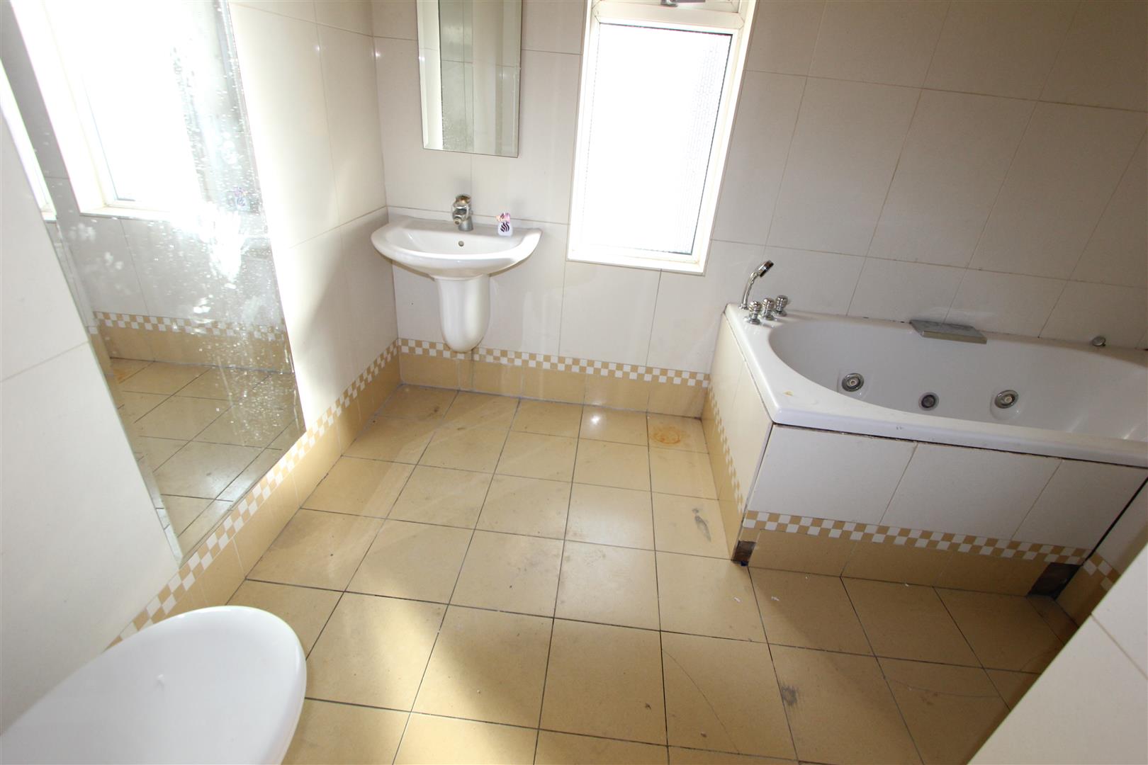 2 bedroom detached bungalow for sale, Oak Grove Road, Penge SE, London