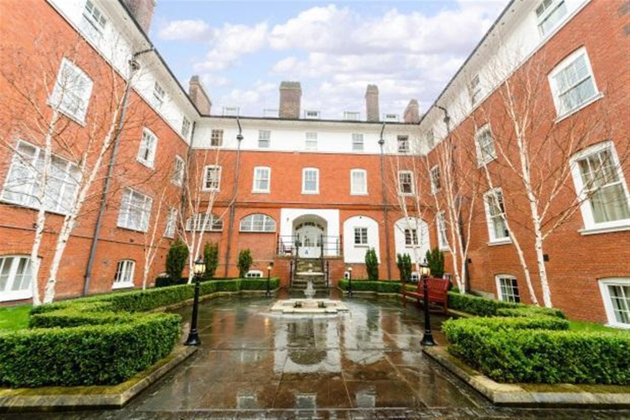 Apartment to rent, Fulham Palace Road, London, W6 9HH