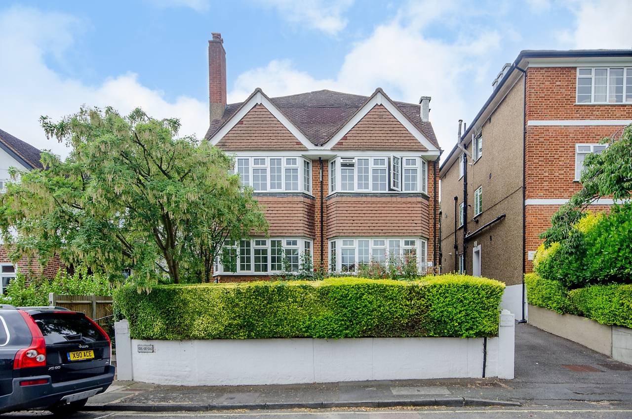 Raymond Road Wimbledon Village SW19, 3 bed, Flat, SW19 4AW, £899,950