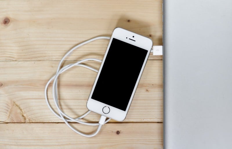 Cara Mengisi Baterai iPhone yang Benar Agar Baterai Awet