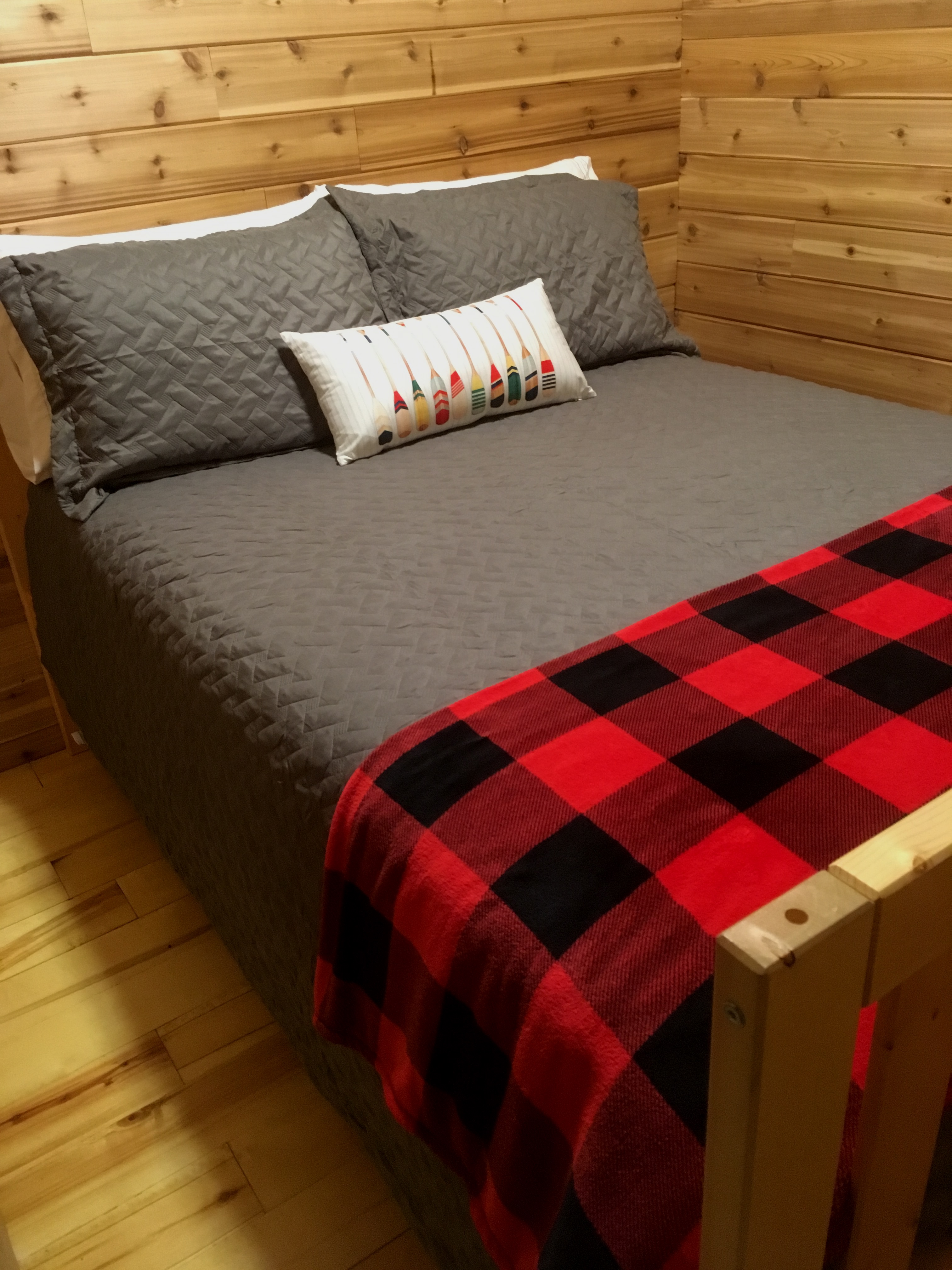 The JB Early Cottage / Cabin on the Peace River Peace River Cabins