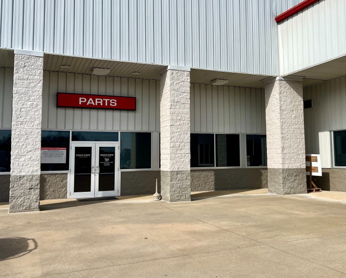 Jefferson, GA Commercial Truck & Freightliner Dealership Peach