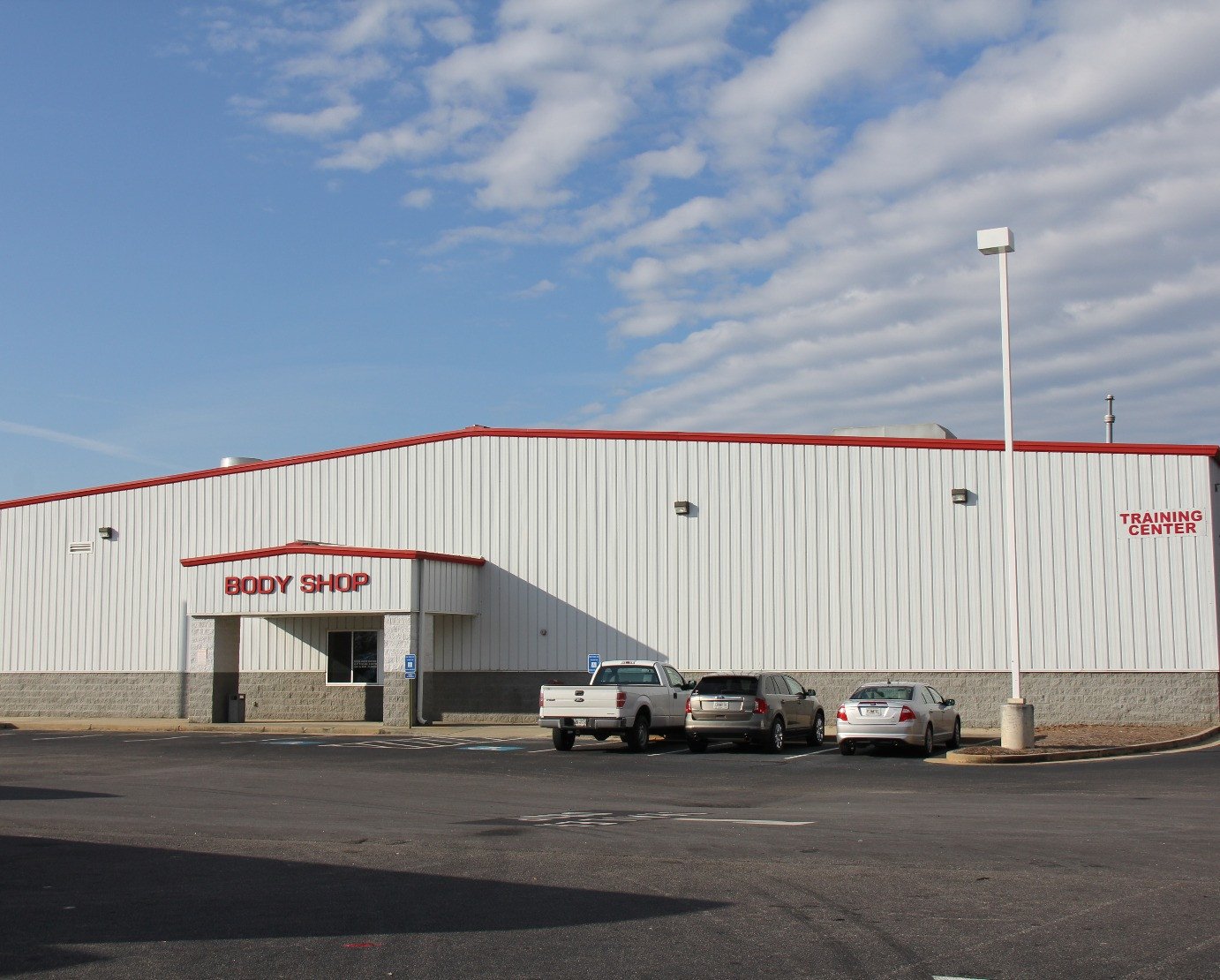 Jefferson, GA Commercial Truck & Freightliner Dealership Peach