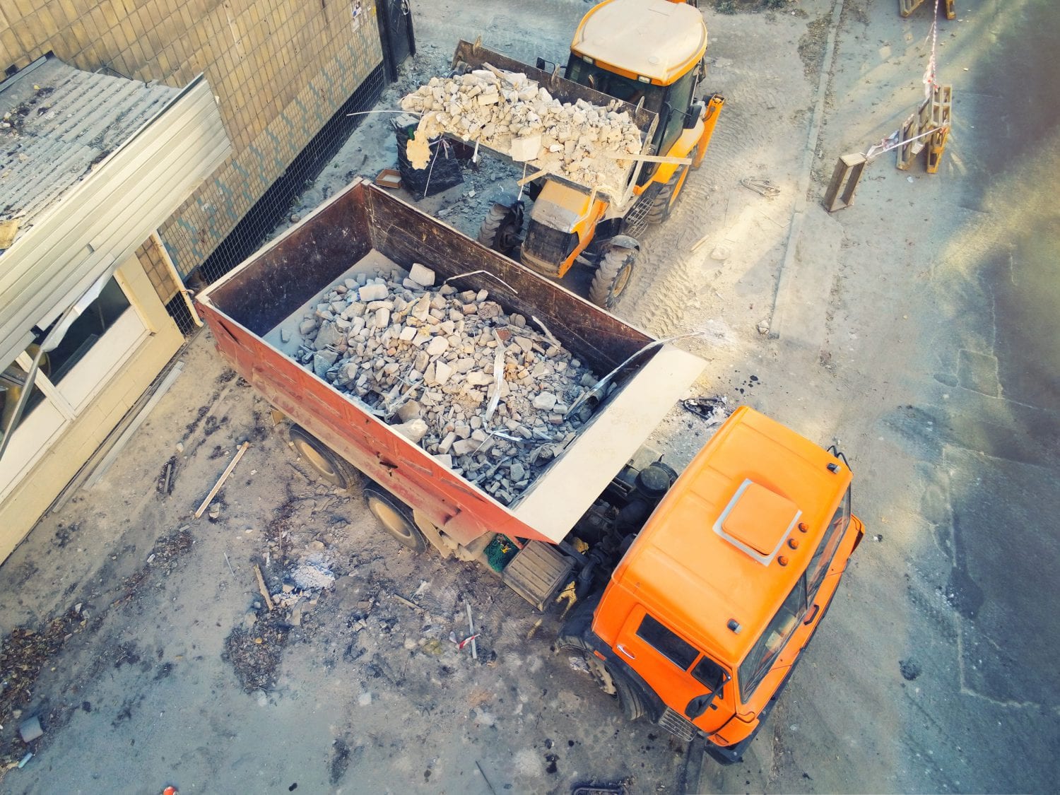 Construction Waste Removal & Hauling Debris & Waste Removal