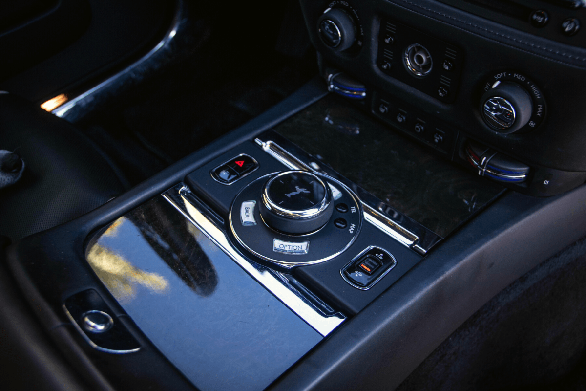 2017 Rolls Royce Wraith Hire Exotic and Sports Car on Rent