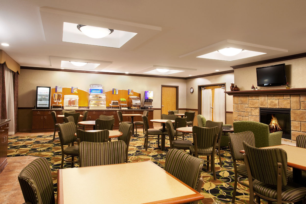 Holiday Inn Express Peru Peak Construction