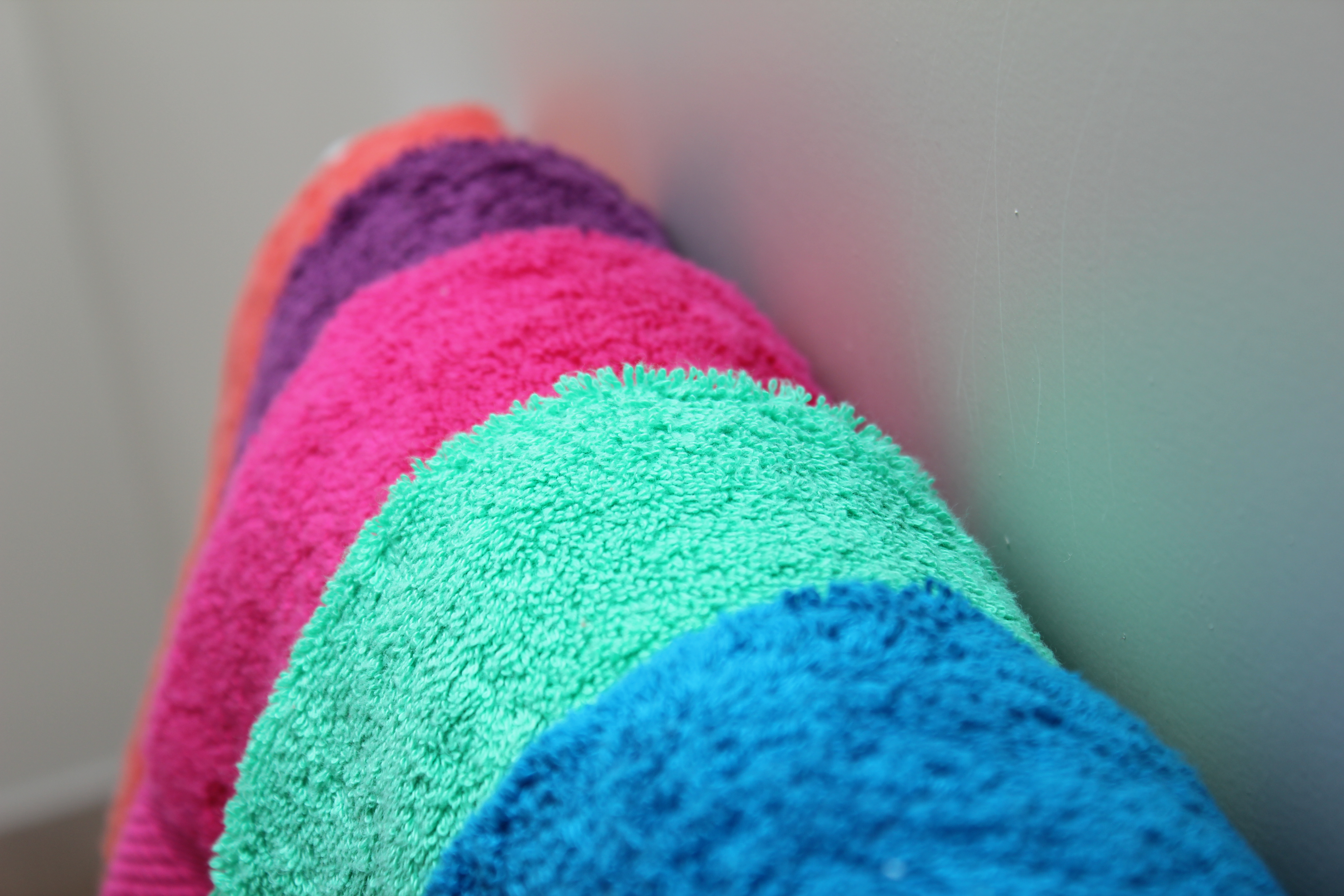 DYED TOWELS