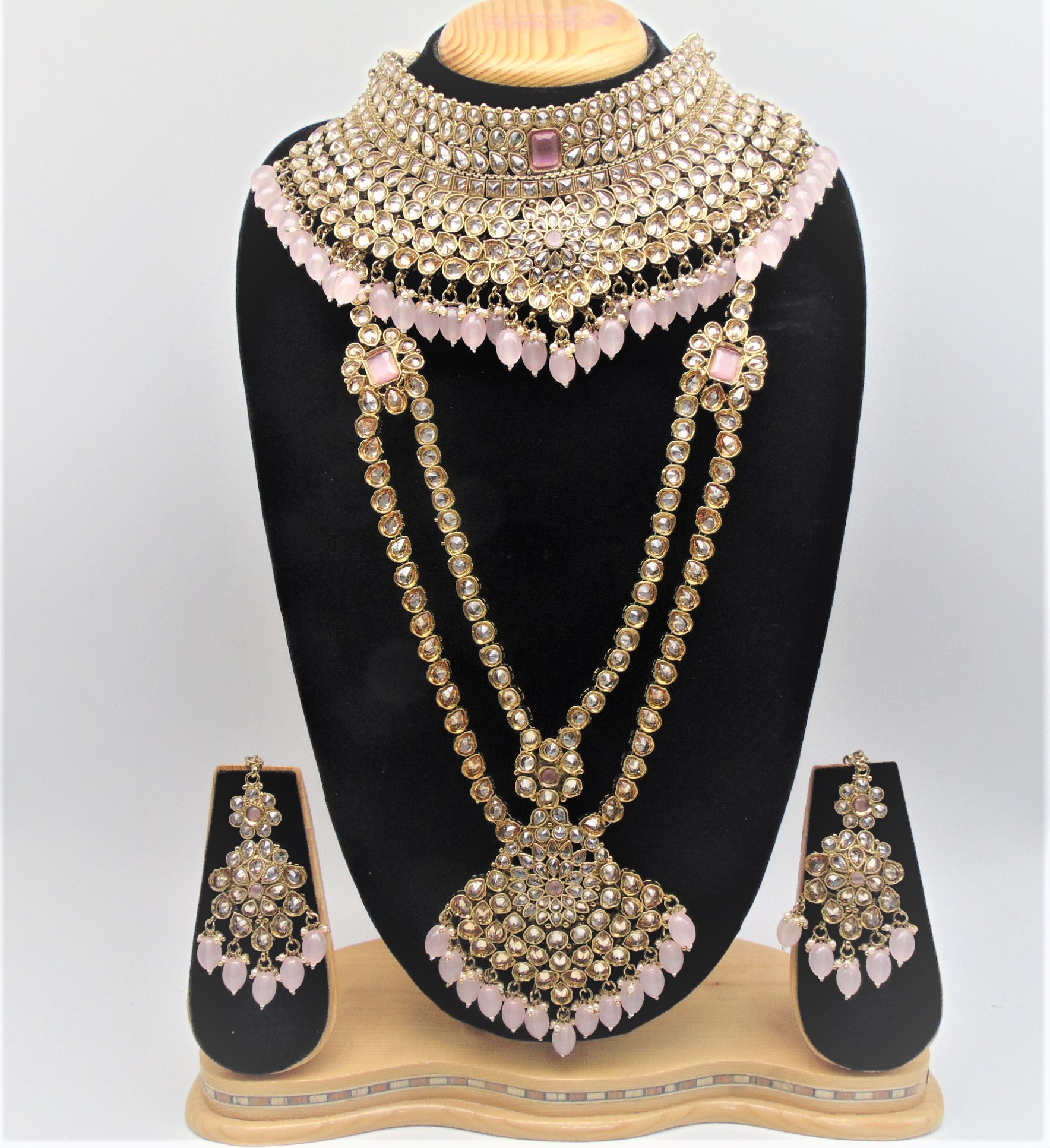 Amazing Cameo Light Pink Bridal set Pearlings Designer Collection
