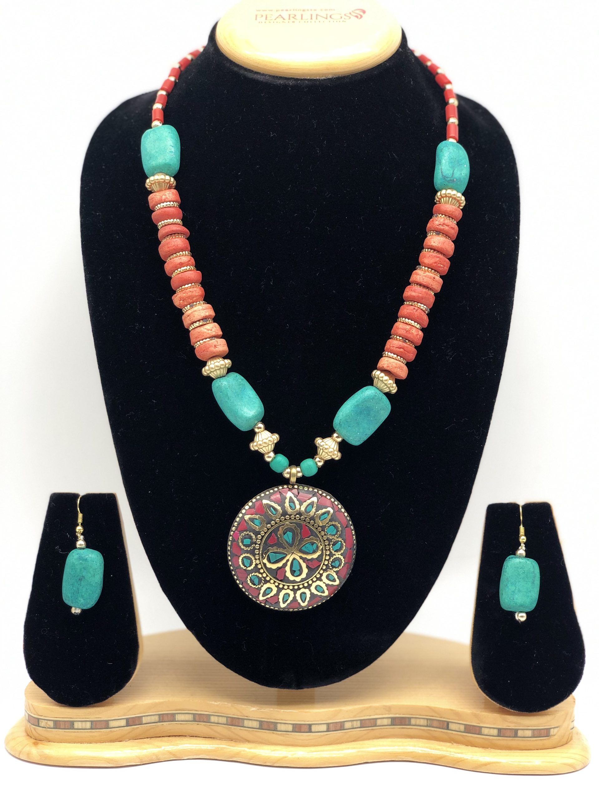 Antique designed necklace with beads and pendants. Pearlings Designer