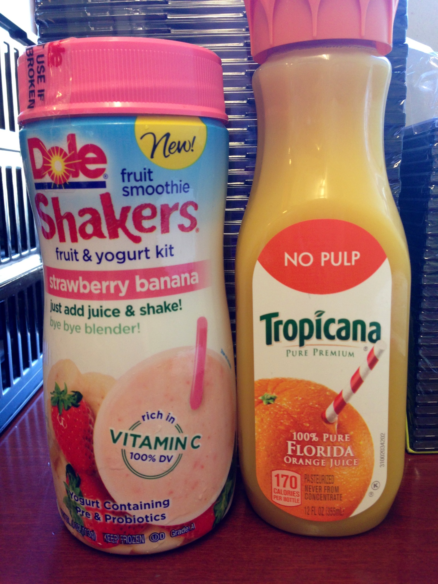 Dole Fruit Smoothie Shakers Pearls and Paris