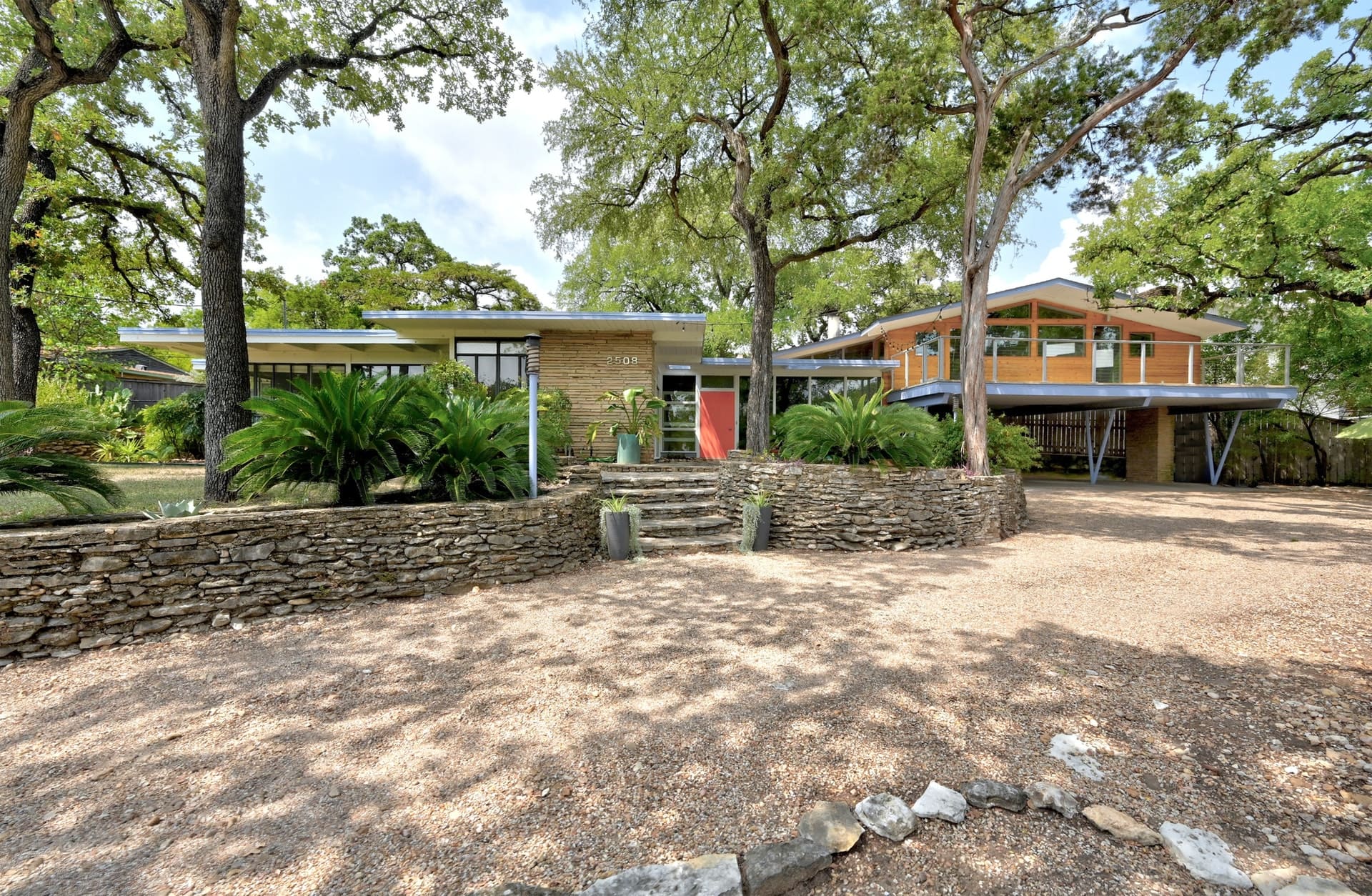 2508 Inwood Place — Explore a midcentury modern home in Austin, Texas