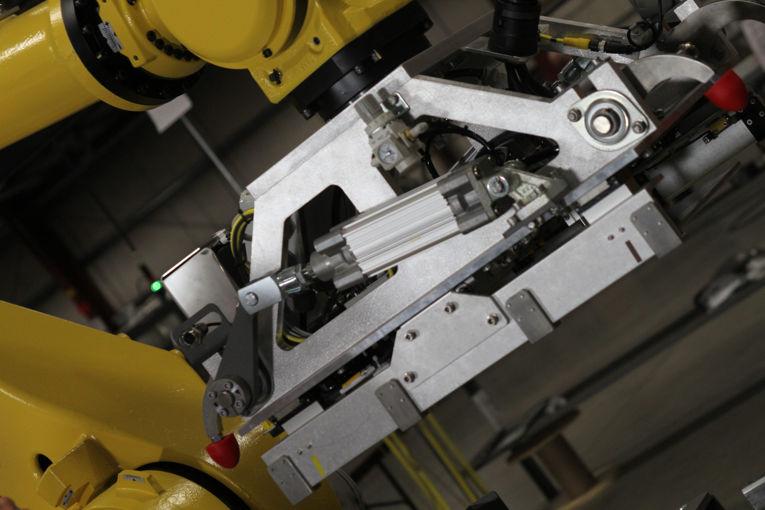 INDUSTRIAL ROBOTICS Subject Code: 13ME2114 L P C 4 0 3