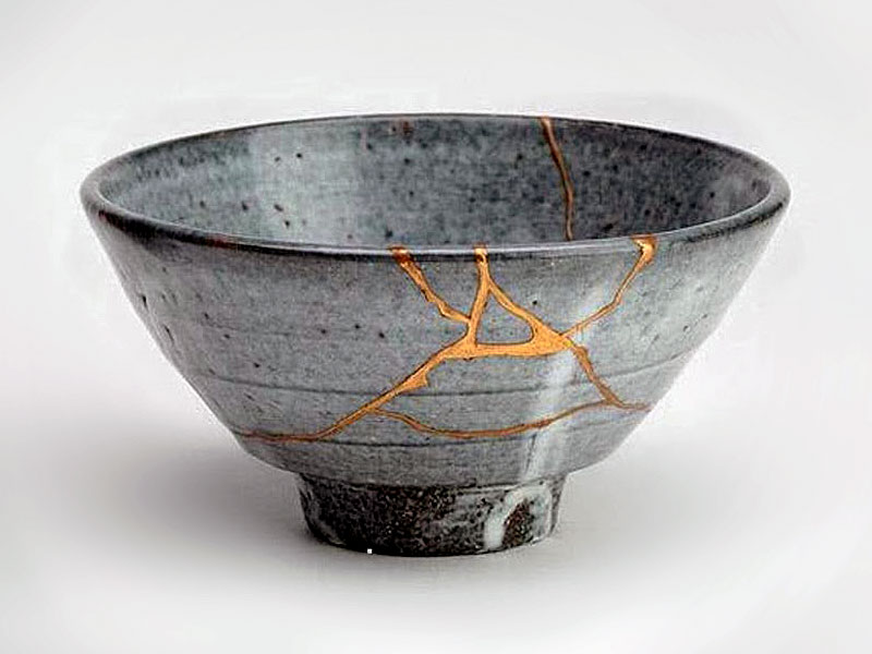 KINTSUGI the beauty of the broken Pedro Díaz Ridao