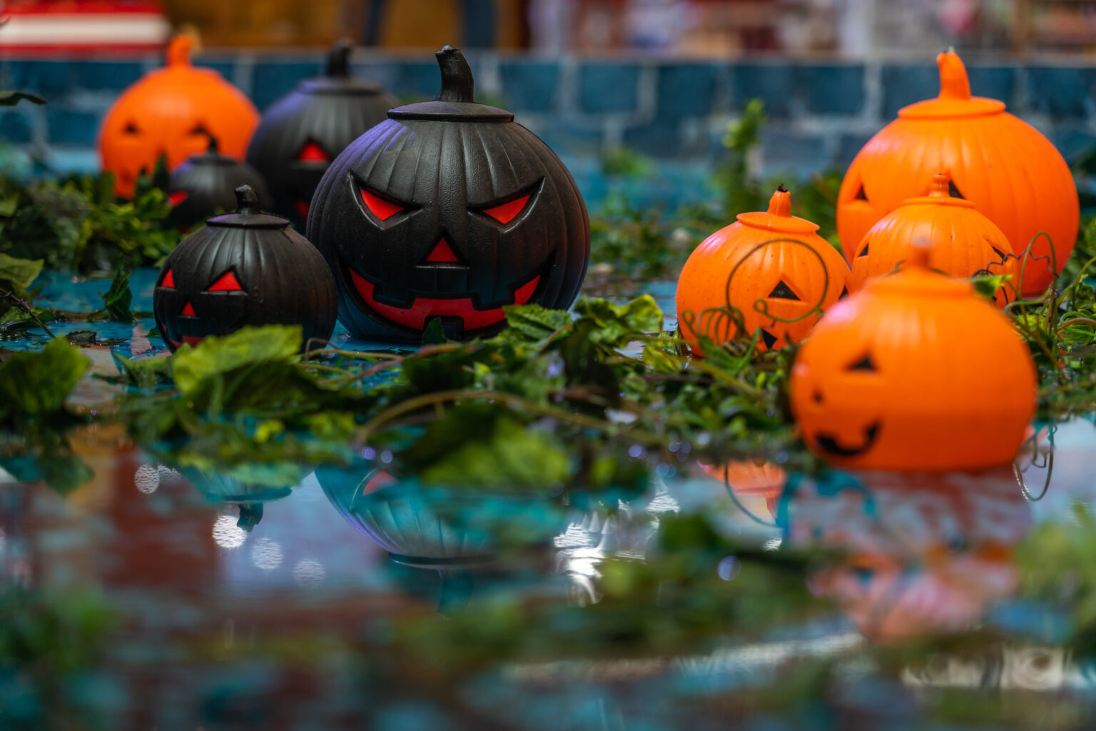 Get in the Halloween spirit by decorating your pool! Peek Pools