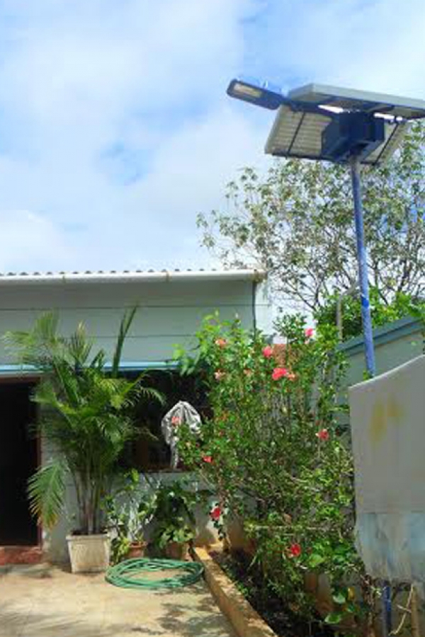 Modular Solar LED Outdoor Light (Hut Shape) PEE SOLAR