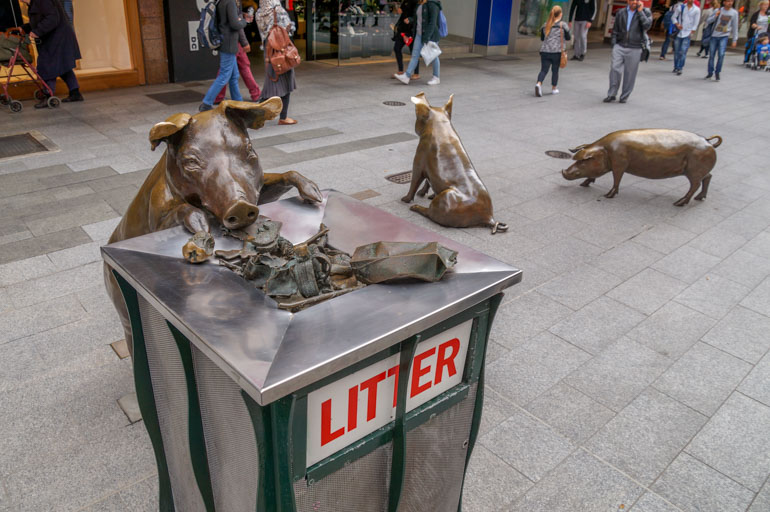 Sculptures, Adelaide, Rundle Mall • Pegs on the Line