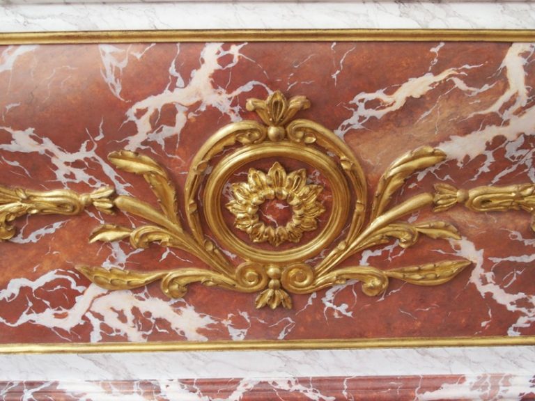 Création faux marbre dans une chapelle de Château