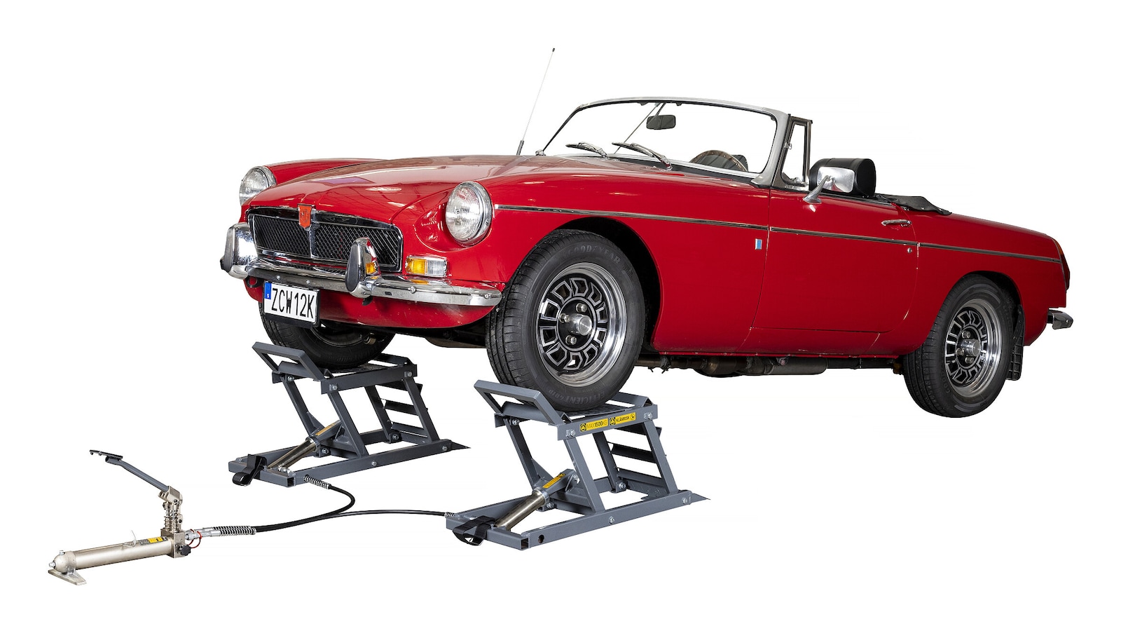 Black Widow Hydraulic Underbody Access Car Lift With Ramp 3,000 Per