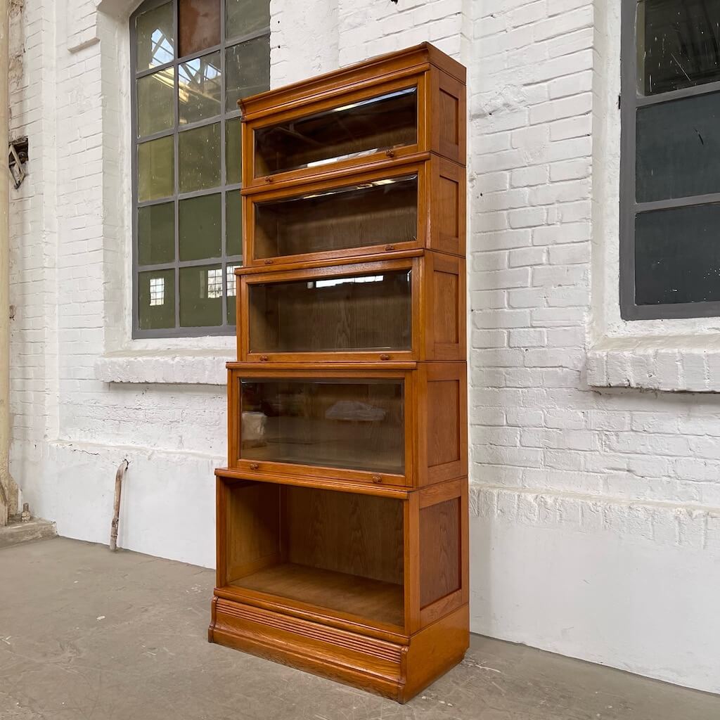American bookcase Arbor Prague Pelmel