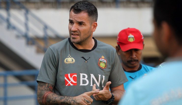 Simon McMenemy Pelatih