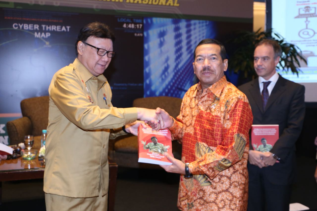dunia maya siber