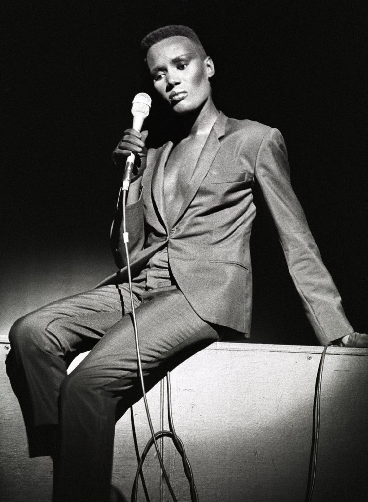She drives me crazy Grace Jones Pull Up to the Bumper (1981) Moo Kid