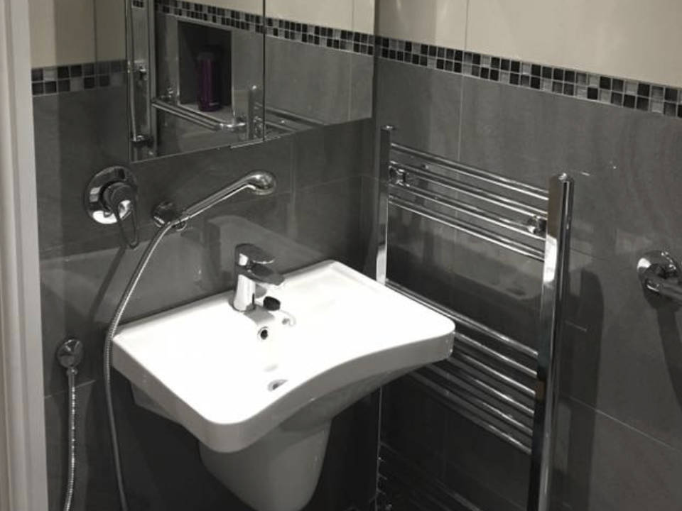 Wet Room Fitters in Wirral Peninsula Plumbers