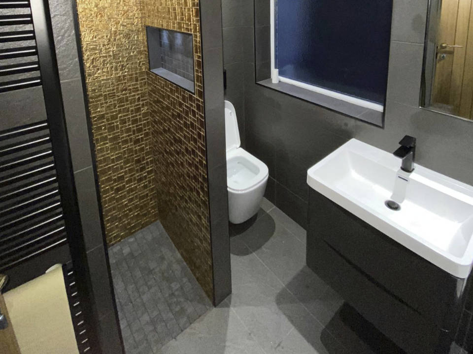 Luxury Bathroom Fitters in Wirral Peninsula Plumbers