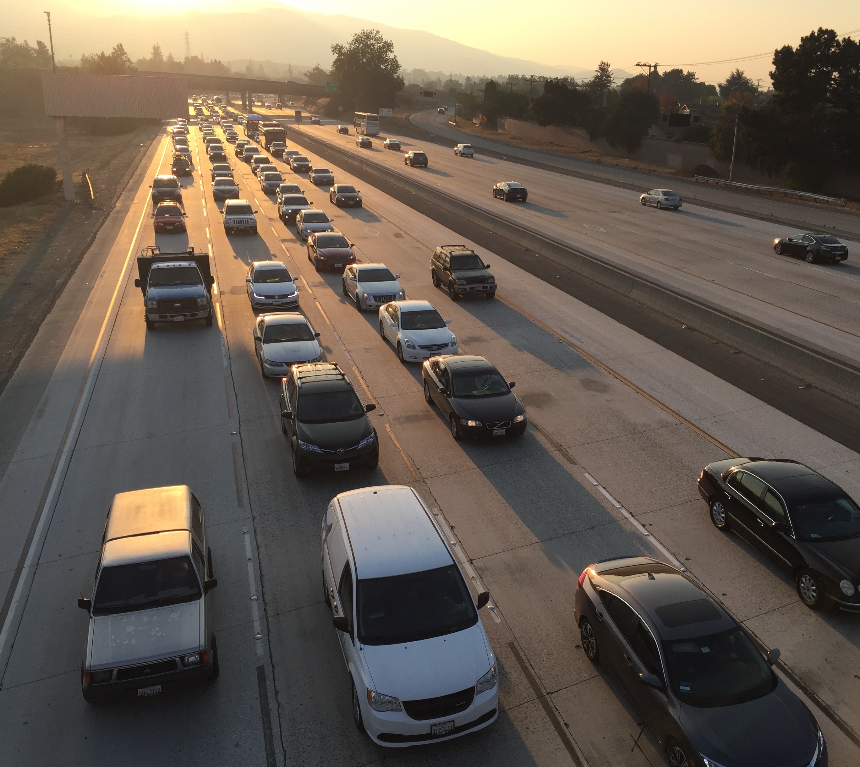 Facing crowded roads and construction, Cupertino establishes traffic